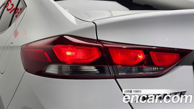Hyundai AVANTE 2016 — photo 9