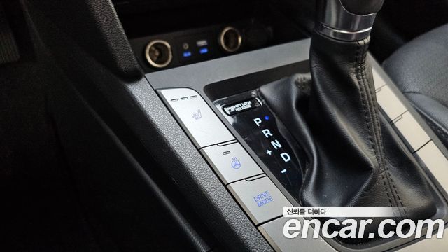 Hyundai AVANTE 2016 — photo 29