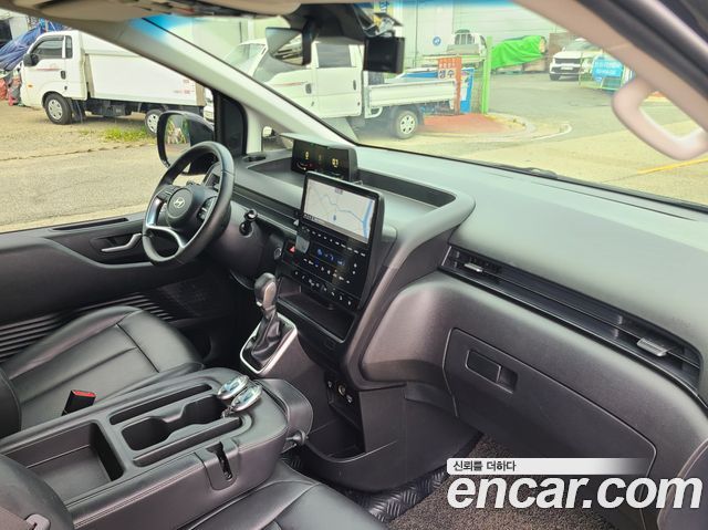 Hyundai Staria 2025 — photo 7