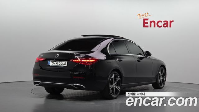 Mercedes-Benz C-Class 2023 — photo 2