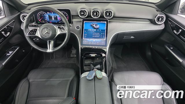 Mercedes-Benz C-Class 2023 — photo 10
