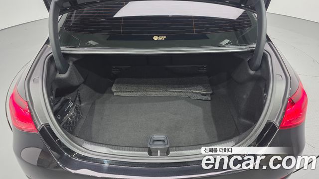 Mercedes-Benz C-Class 2023 — photo 22