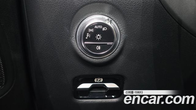 Mercedes-Benz C-Class 2023 — photo 26
