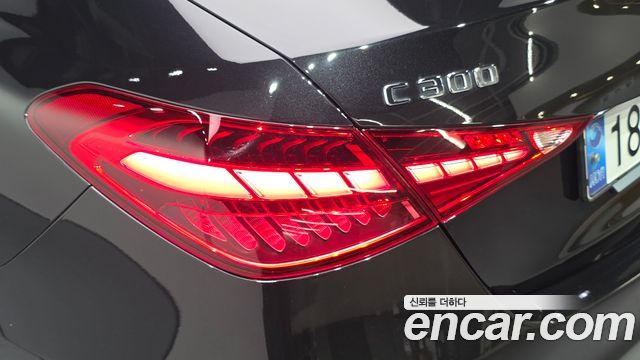 Mercedes-Benz C-Class 2023 — photo 9