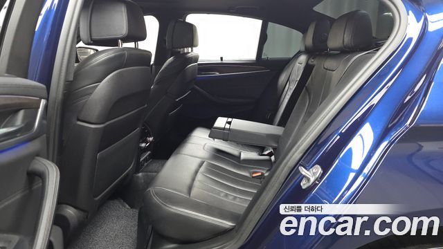 BMW 5-Series 2017 — photo 17