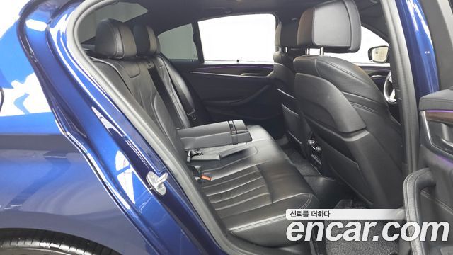BMW 5-Series 2017 — photo 18