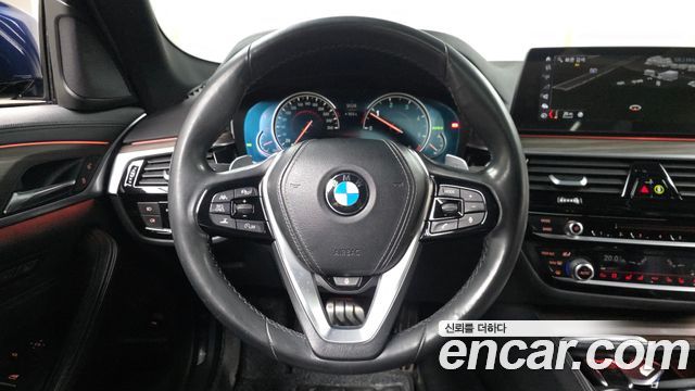 BMW 5-Series 2017 — photo 19