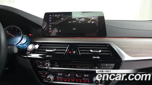 BMW 5-Series 2017 — photo 20