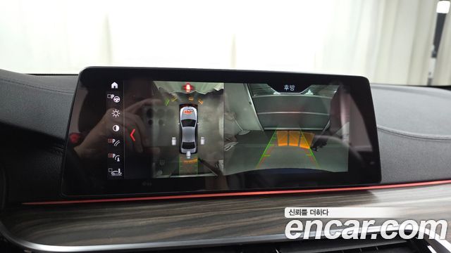 BMW 5-Series 2017 — photo 21