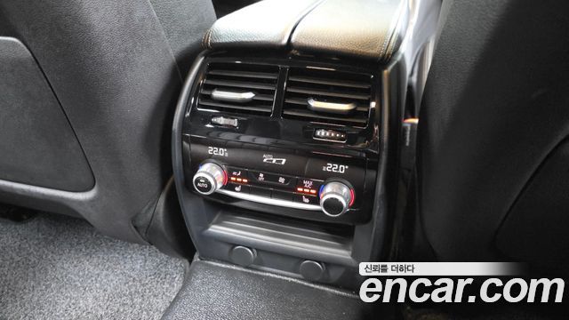 BMW 5-Series 2017 — photo 24