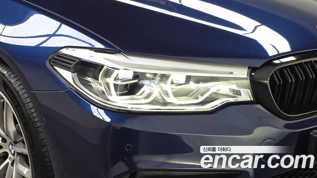 BMW 5-Series 2017 — photo 8