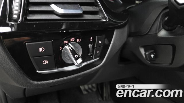 BMW 5-Series 2017 — photo 28