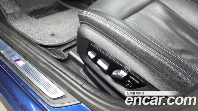 BMW 5-Series 2017 — photo 30