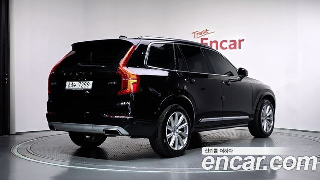 Volvo XC90 2018 — photo 2