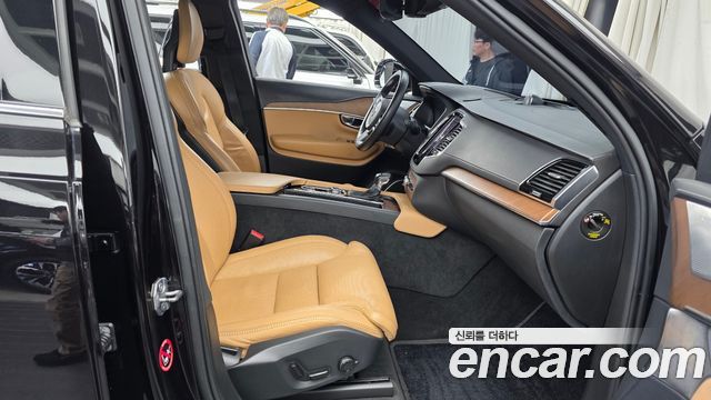 Volvo XC90 2018 — photo 11