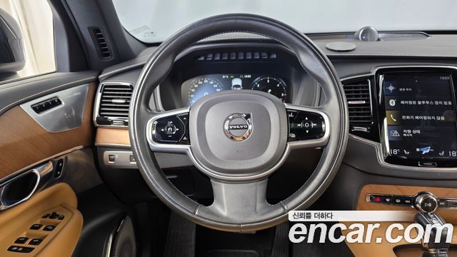 Volvo XC90 2018 — photo 13