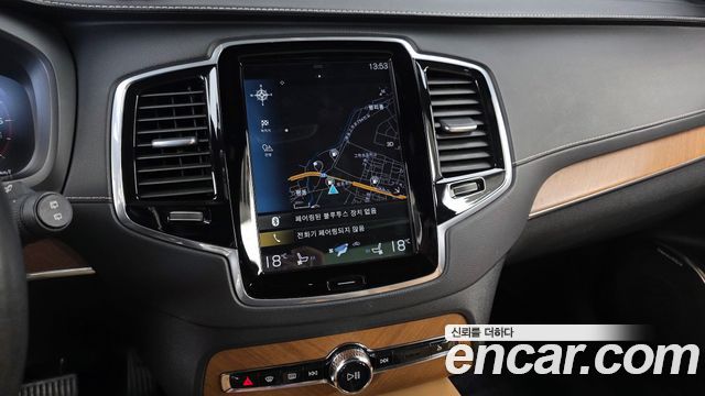 Volvo XC90 2018 — photo 14