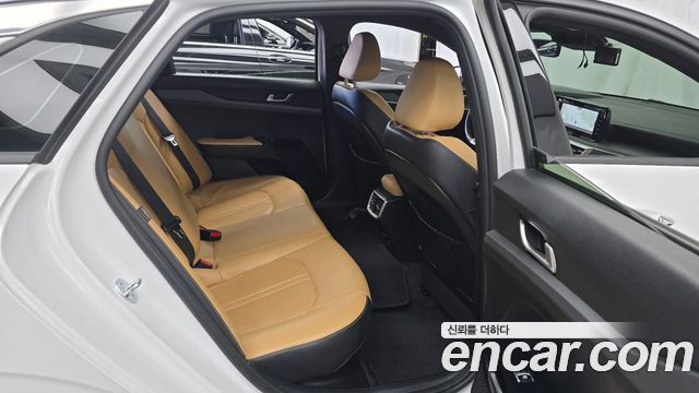 Kia K5 2023 — photo 17