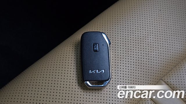 Kia K5 2023 — photo 23