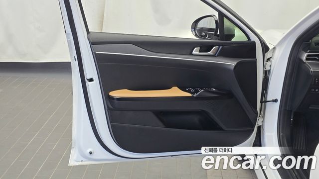 Kia K5 2023 — photo 14