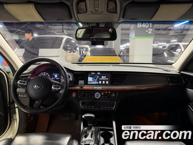 Kia K7 2016 — photo 11