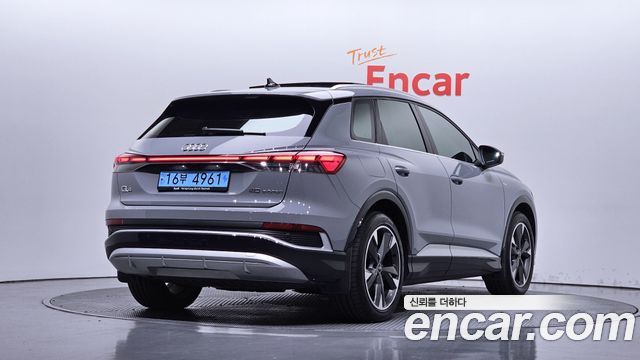 Audi Q4 e-tron 2023 — photo 2