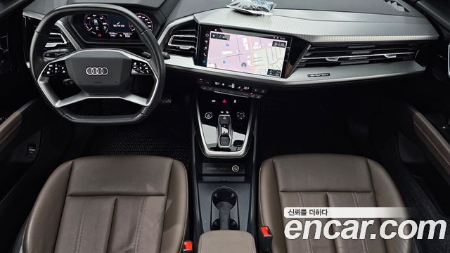 Audi Q4 e-tron 2023 — photo 10