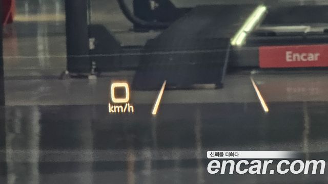 Audi Q4 e-tron 2023 — photo 24