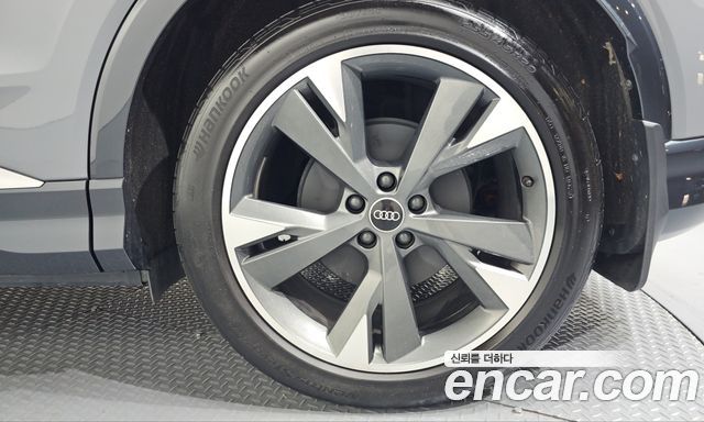 Audi Q4 e-tron 2023 — photo 7
