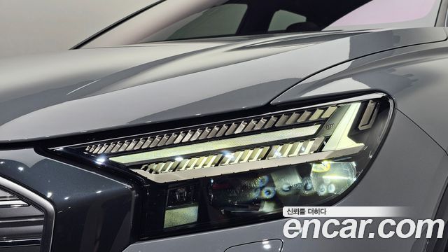 Audi Q4 e-tron 2023 — photo 8