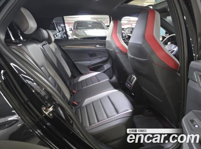 Volkswagen Golf 2025 — photo 9