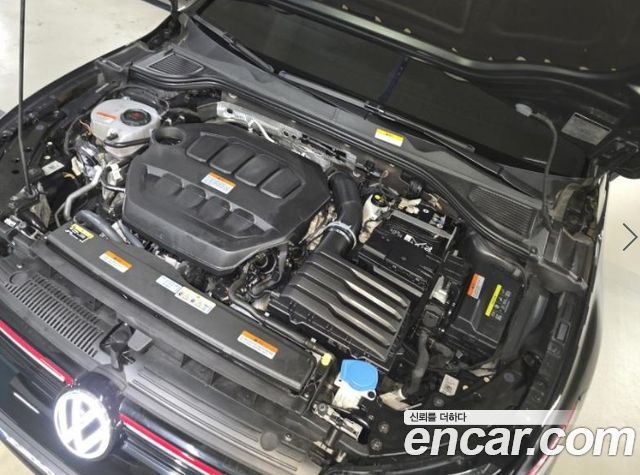 Volkswagen Golf 2025 — photo 20