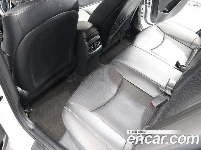 Hyundai AVANTE 2015 — photo 17