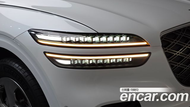 Genesis GV70 2025 — photo 8