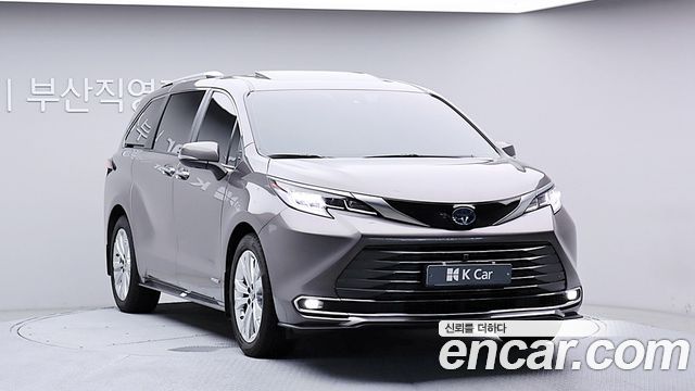 Toyota Sienna 2021 — photo 2