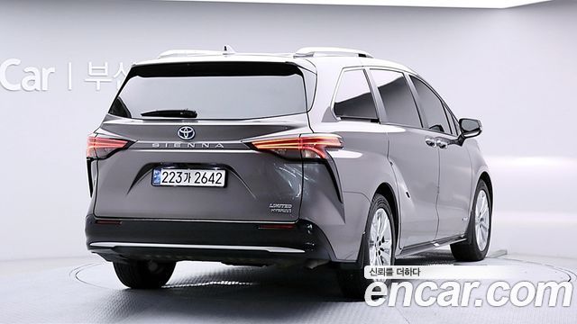 Toyota Sienna 2021 — photo 3
