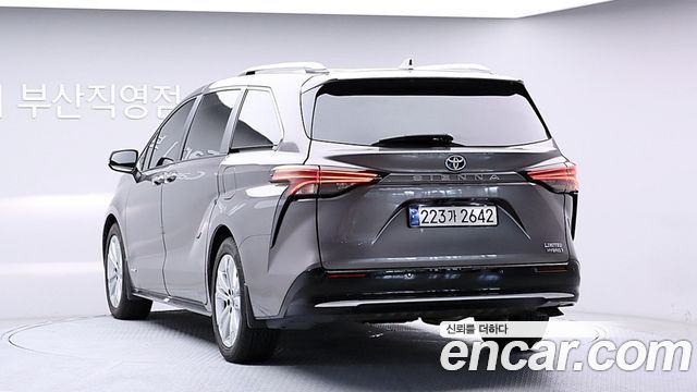 Toyota Sienna 2021 — photo 4