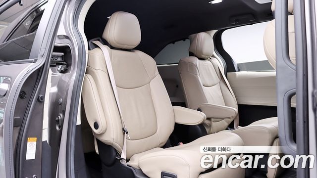 Toyota Sienna 2021 — photo 14