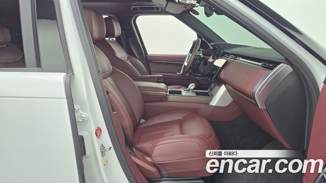 Land Rover Range Rover 2025 — photo 16