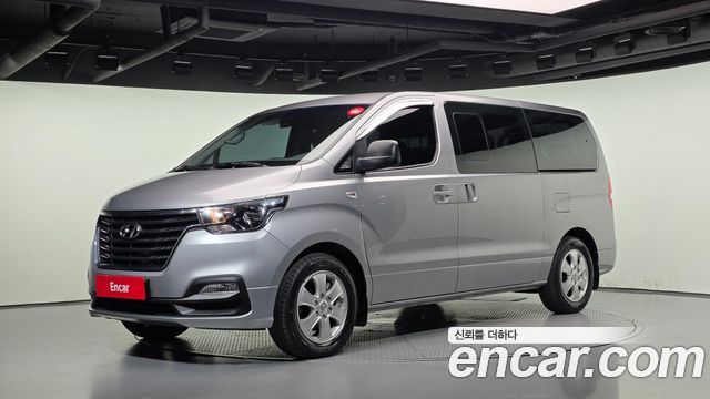 Hyundai Starex 2021 — photo 1