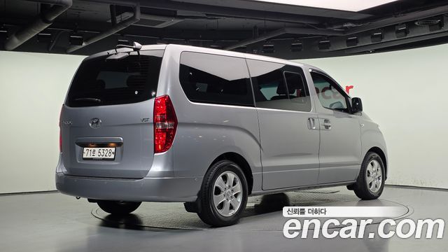 Hyundai Starex 2021 — photo 2