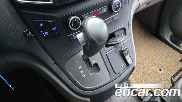 Hyundai Starex 2021 — photo 12