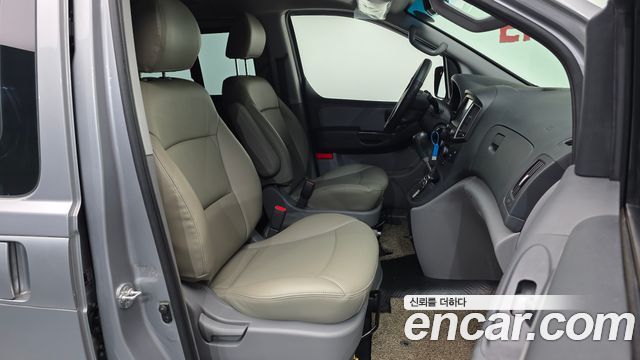 Hyundai Starex 2021 — photo 17