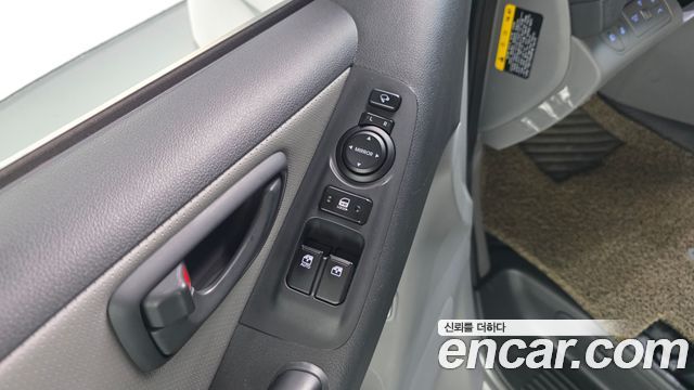 Hyundai Starex 2021 — photo 27