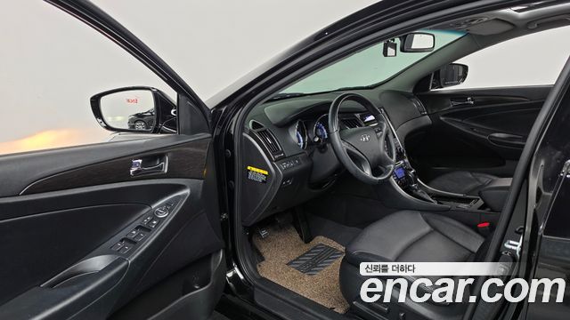Hyundai Sonata 2012 — photo 13