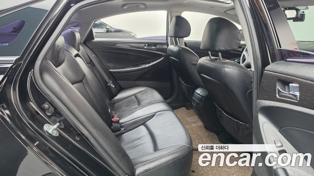 Hyundai Sonata 2012 — photo 17