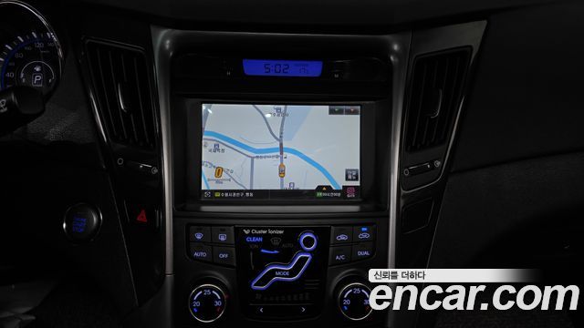 Hyundai Sonata 2012 — photo 18
