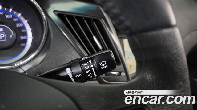 Hyundai Sonata 2012 — photo 25
