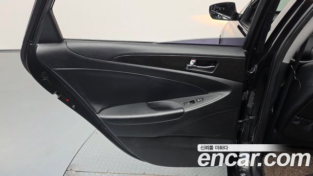 Hyundai Sonata 2012 — photo 15