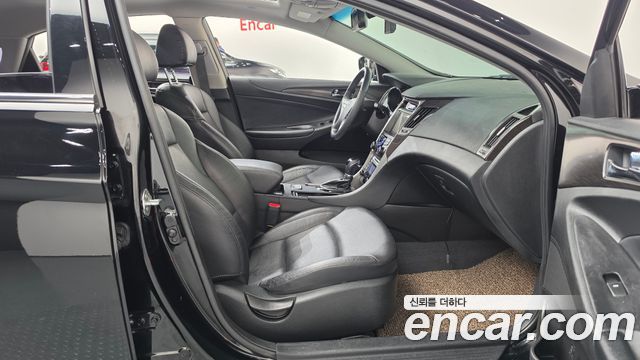 Hyundai Sonata 2012 — photo 16